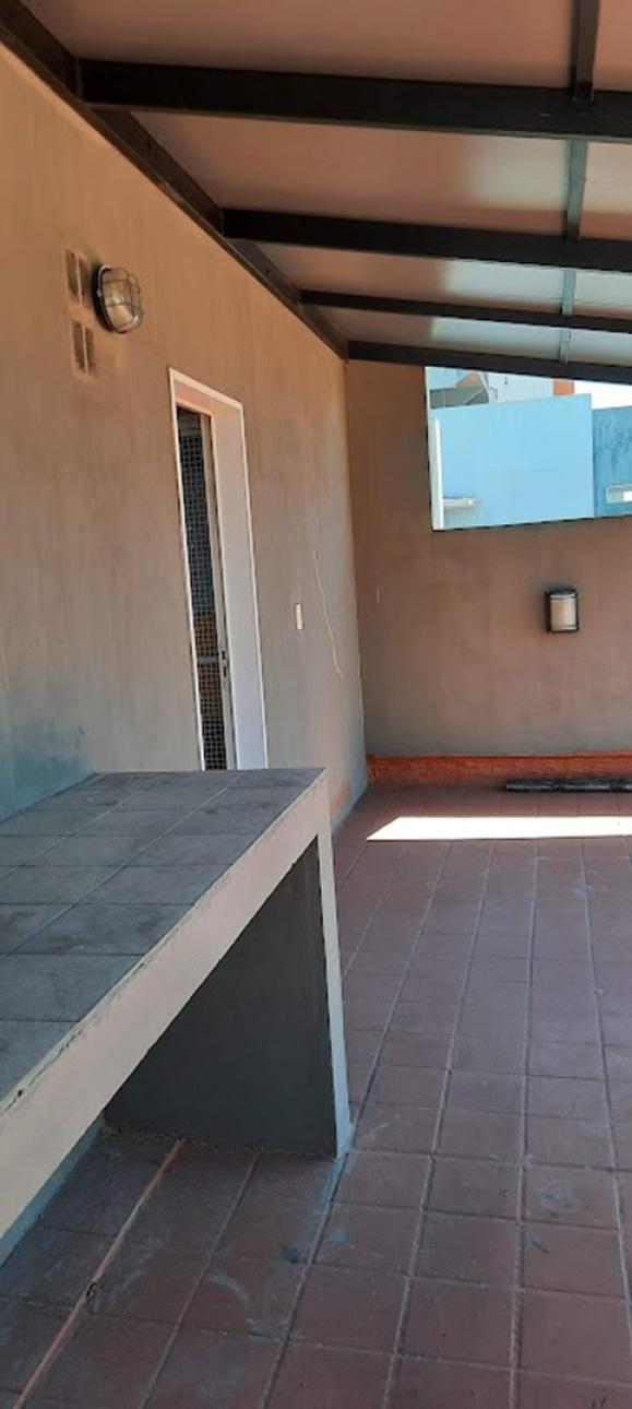 DEPARTAMENTO DOS AMBIENTES CON TERRAZA PRIVADA CON PARRILLA