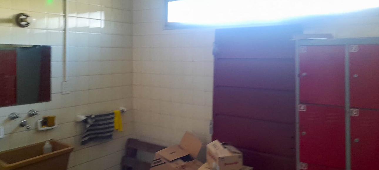 V.BALLESTER LOTE 17X36 GALPON CON VIVIENDA