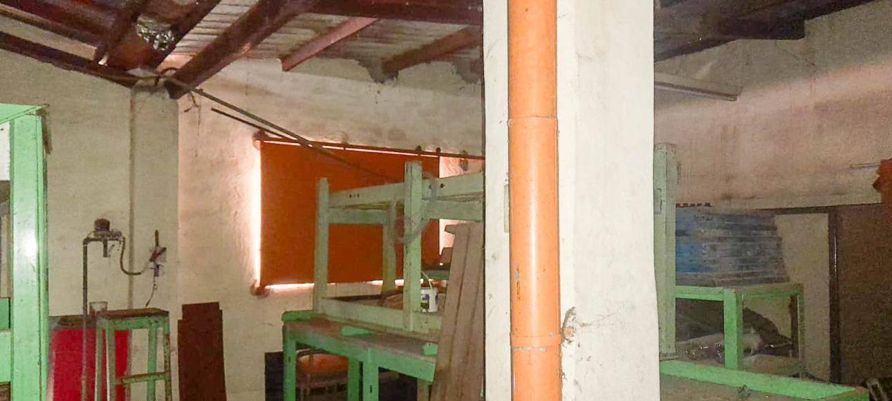 V.BALLESTER LOTE 17X36 GALPON CON VIVIENDA