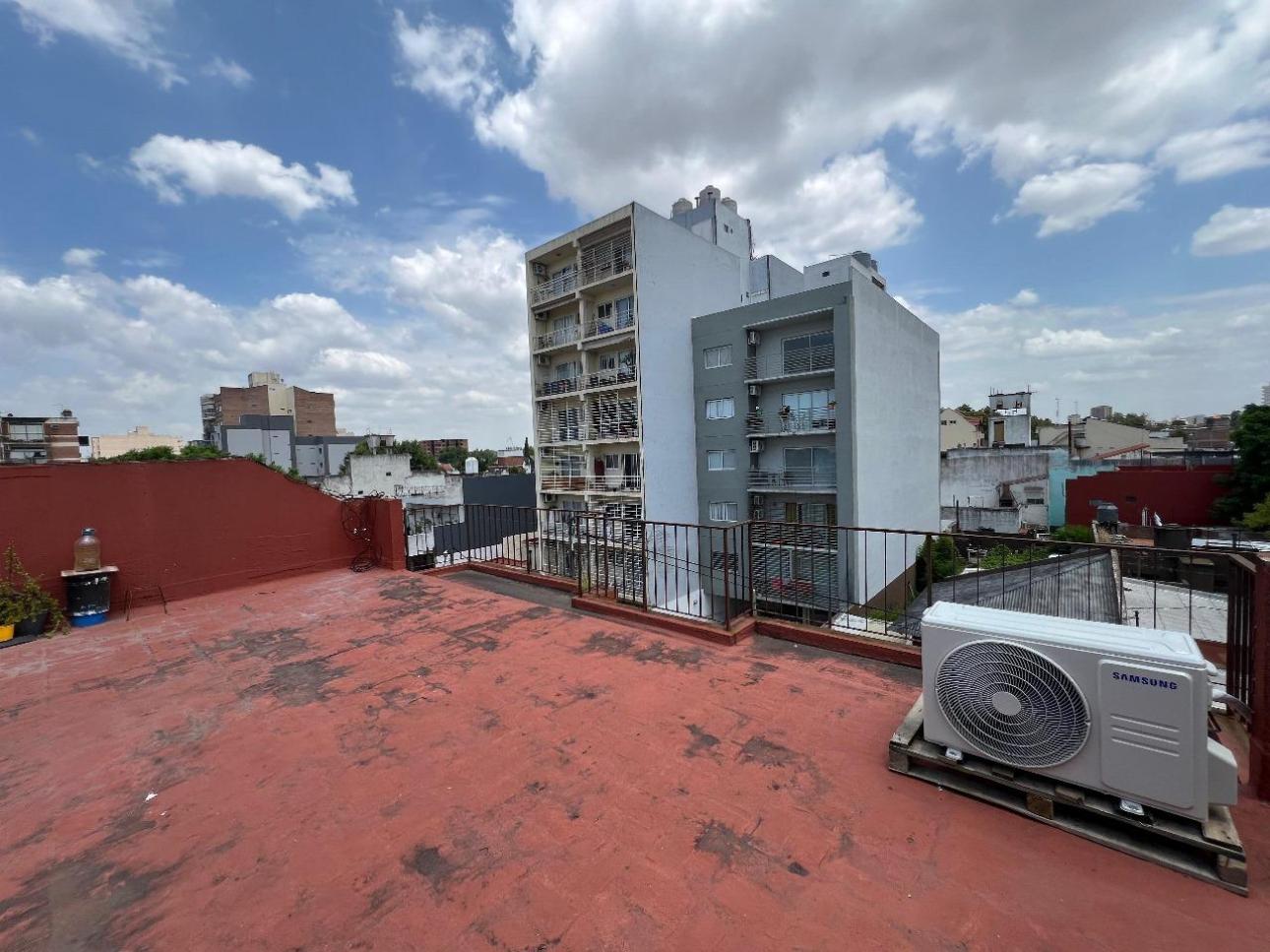AMPLIO DEPARTAMENTO DE 4 AMBIENTES