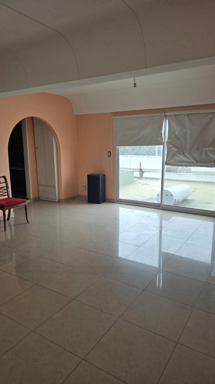 CASA REMODELADA EN PRIMER PISO 2 PLANTAS