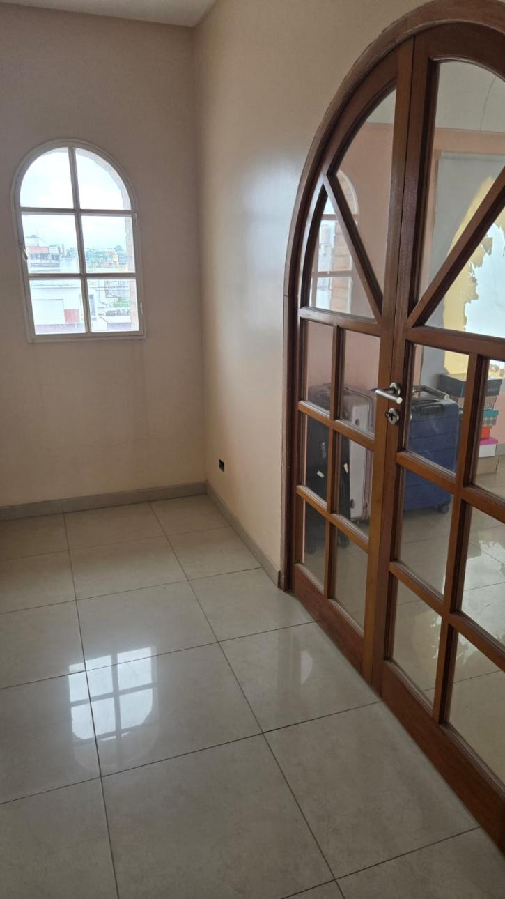 CASA REMODELADA EN PRIMER PISO 2 PLANTAS