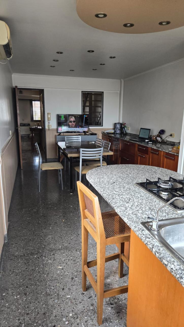 CASA REMODELADA EN PRIMER PISO 2 PLANTAS