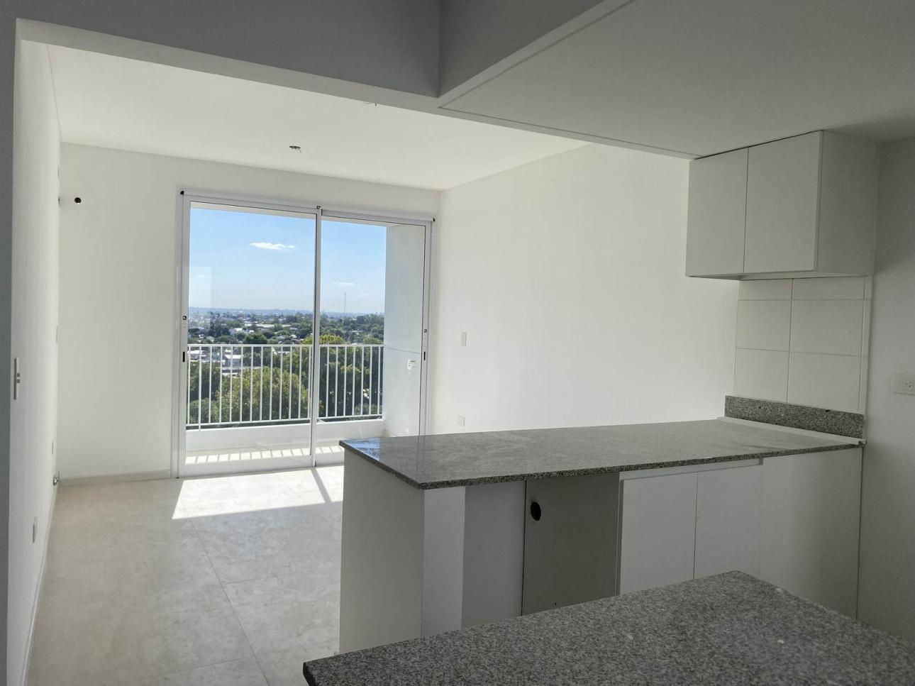 DEPARTAMENTO DE TRES AMBIENTES CON TERRAZA PRIVADA