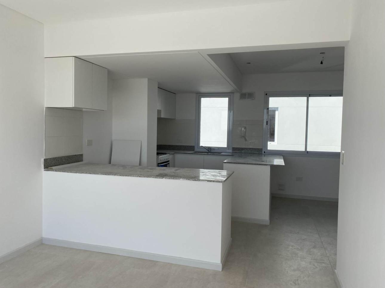 DEPARTAMENTO DE TRES AMBIENTES CON TERRAZA PRIVADA