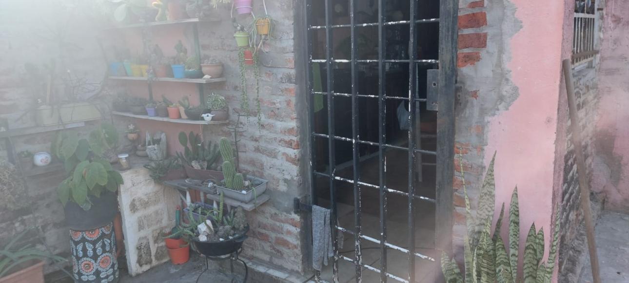 DOS CASAS EN VENTA - CALLE CASTAÑON AL 3.100, R.CASTILLO