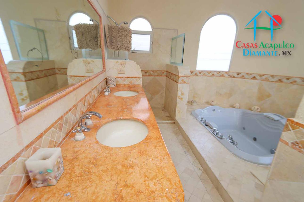 Tu refugio en Acapulco con roof garden y jacuzzi