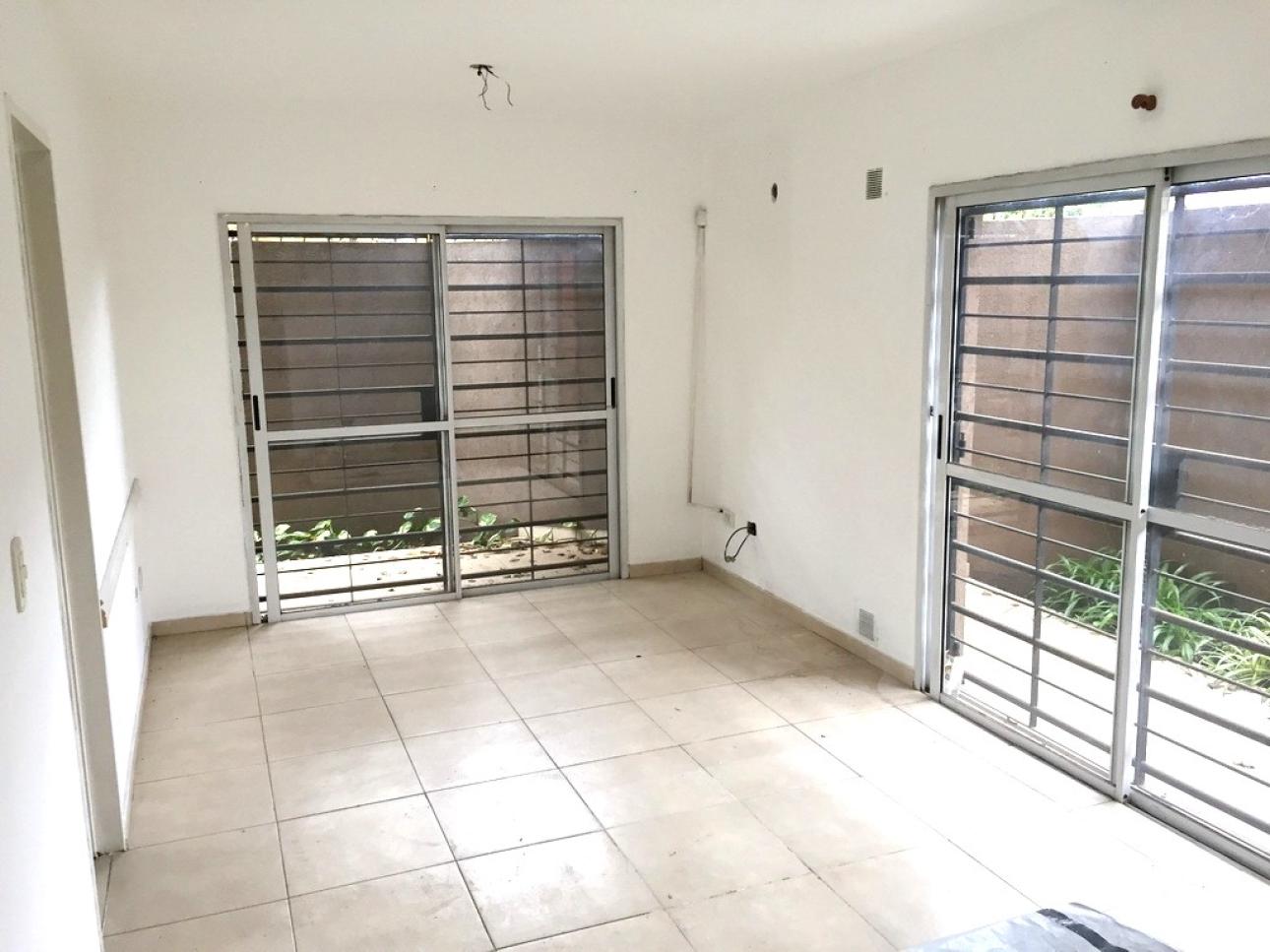 AMPLIO 2 AMB EN PB C/ 2 PATIOS EN HERMOSA ZONA DE SAN MIGUEL