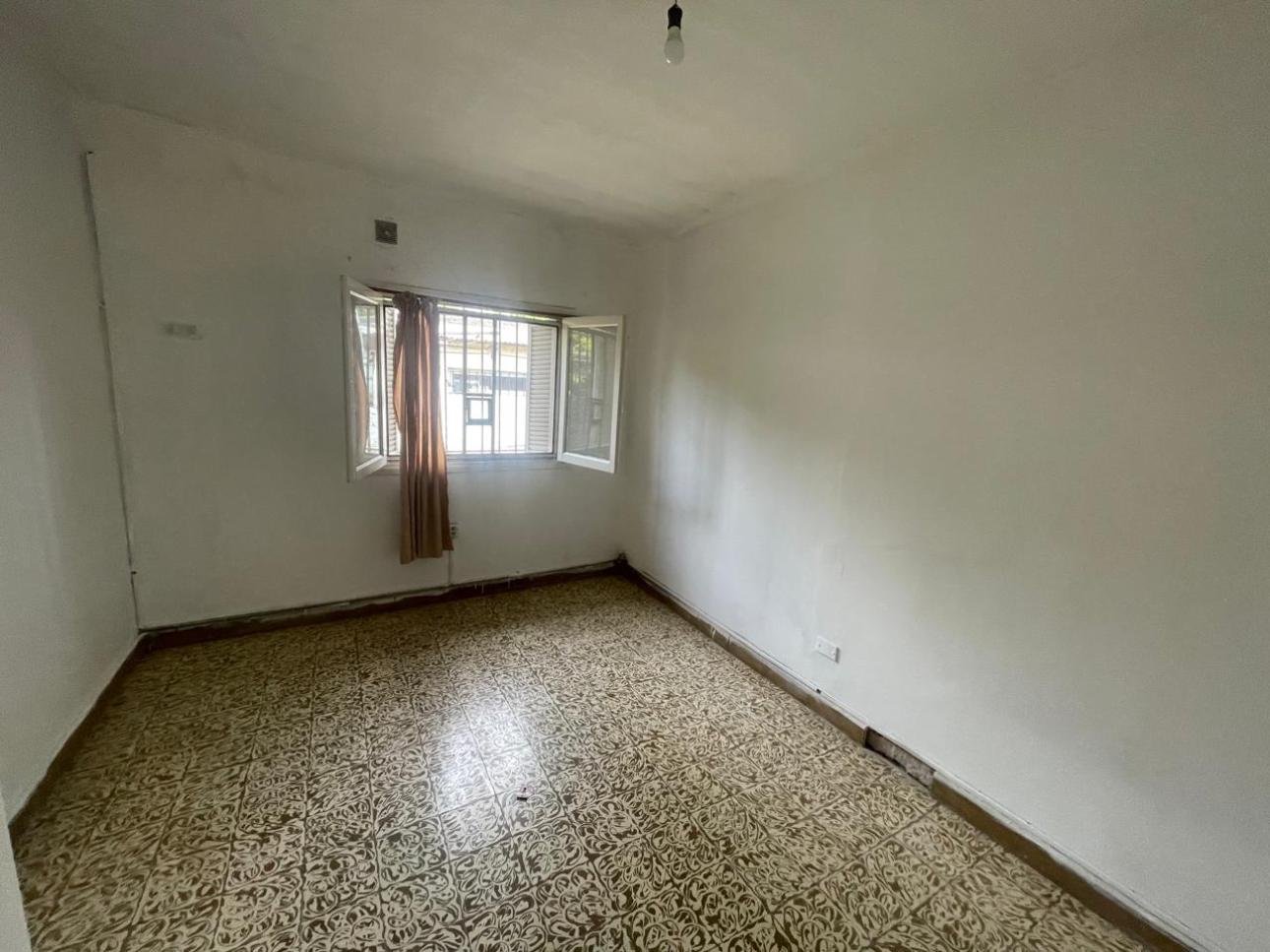 Casa en Guernica, sobre calle Peru