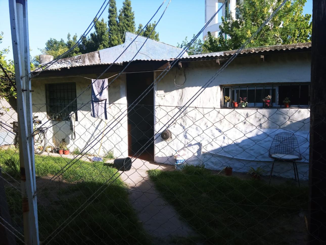 Casa en Guernica, sobre calle Peru