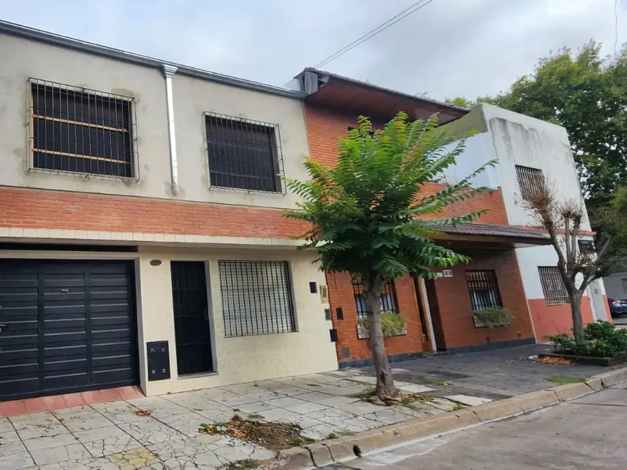 PH CONTRA FRENTE 3 AMB , MAS QUINCHO PATIO TERRAZA. SIN EXPE