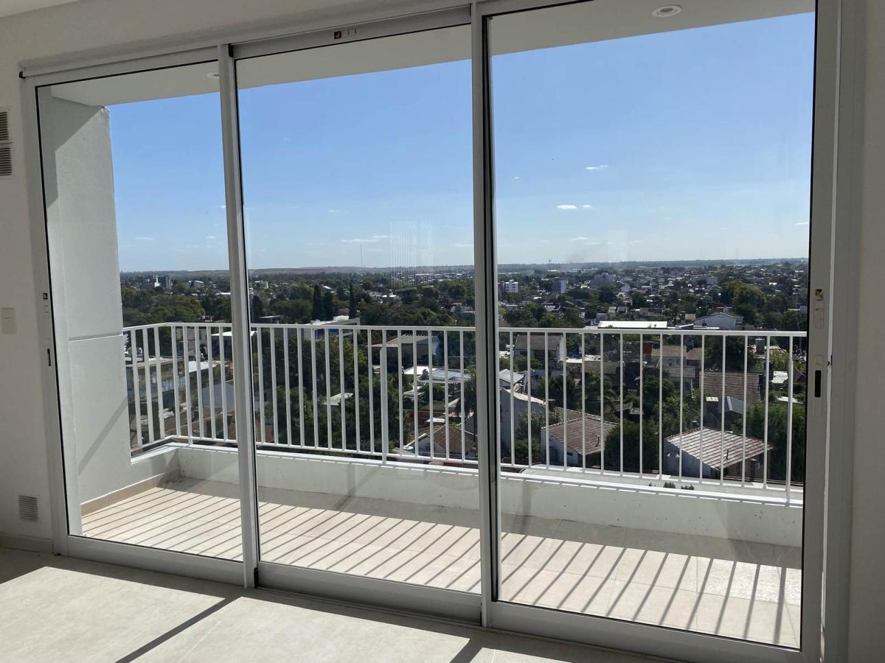DEPARTAMENTO DE TRES AMBIENTES CON TERRAZA PRIVADA