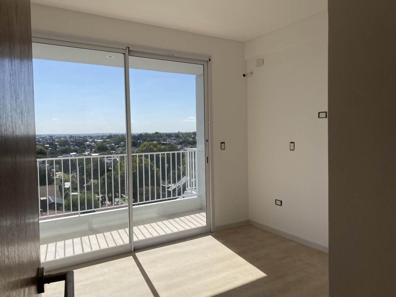 DEPARTAMENTO DE TRES AMBIENTES CON TERRAZA PRIVADA