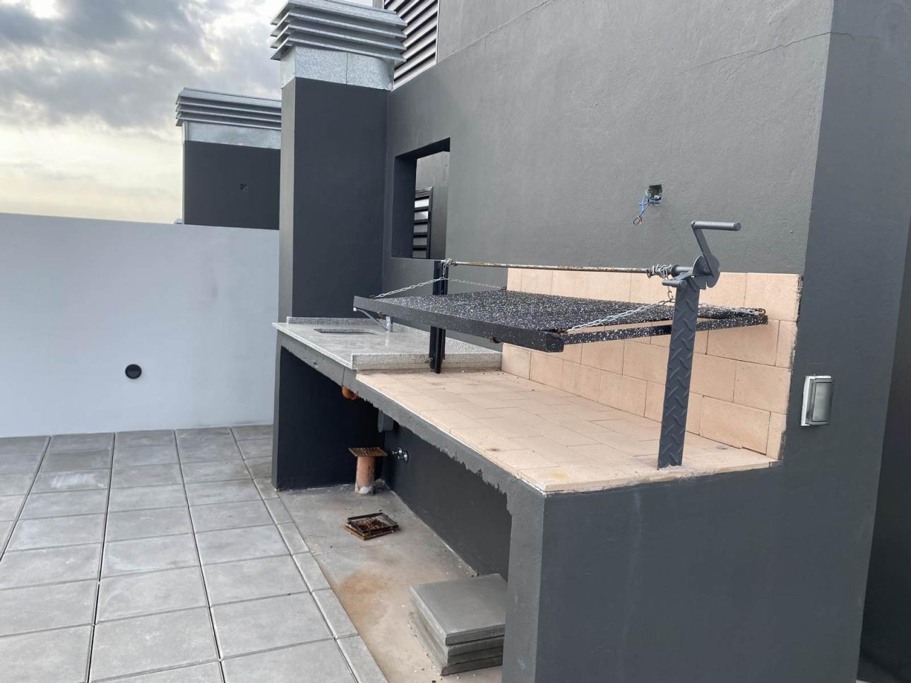 DEPARTAMENTO DE TRES AMBIENTES CON TERRAZA PRIVADA