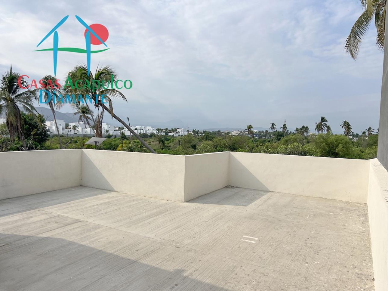 Casa con roof garden cerca de las mejores playas de Acapulco