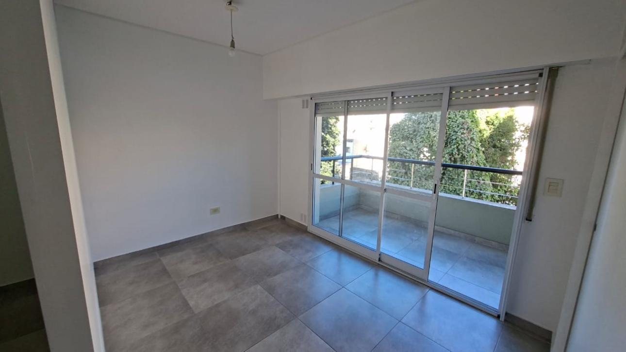MONOAMBIENTE DIVIDIDO CON BALCON