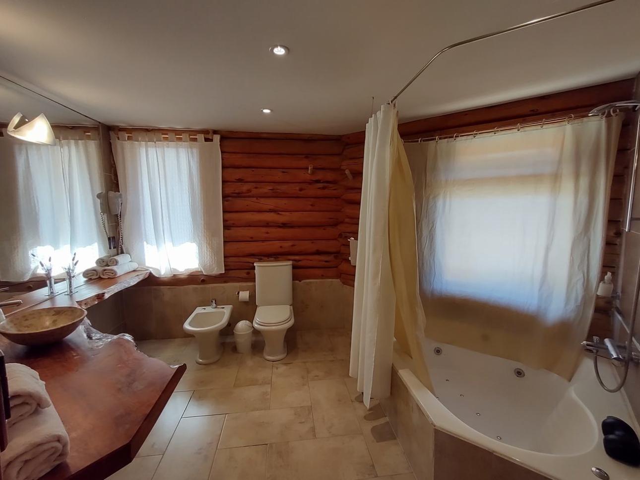 HERMOSO COMPLEJO DE 5 CABAÑAS EN MALARGUE MENDOZA