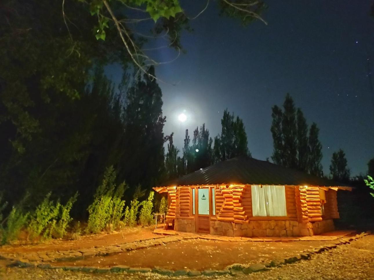 HERMOSO COMPLEJO DE 5 CABAÑAS EN MALARGUE MENDOZA