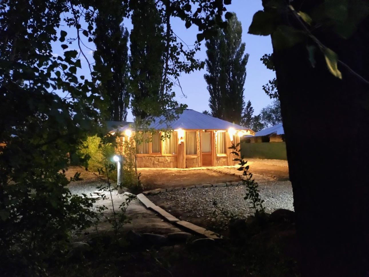 HERMOSO COMPLEJO DE 5 CABAÑAS EN MALARGUE MENDOZA