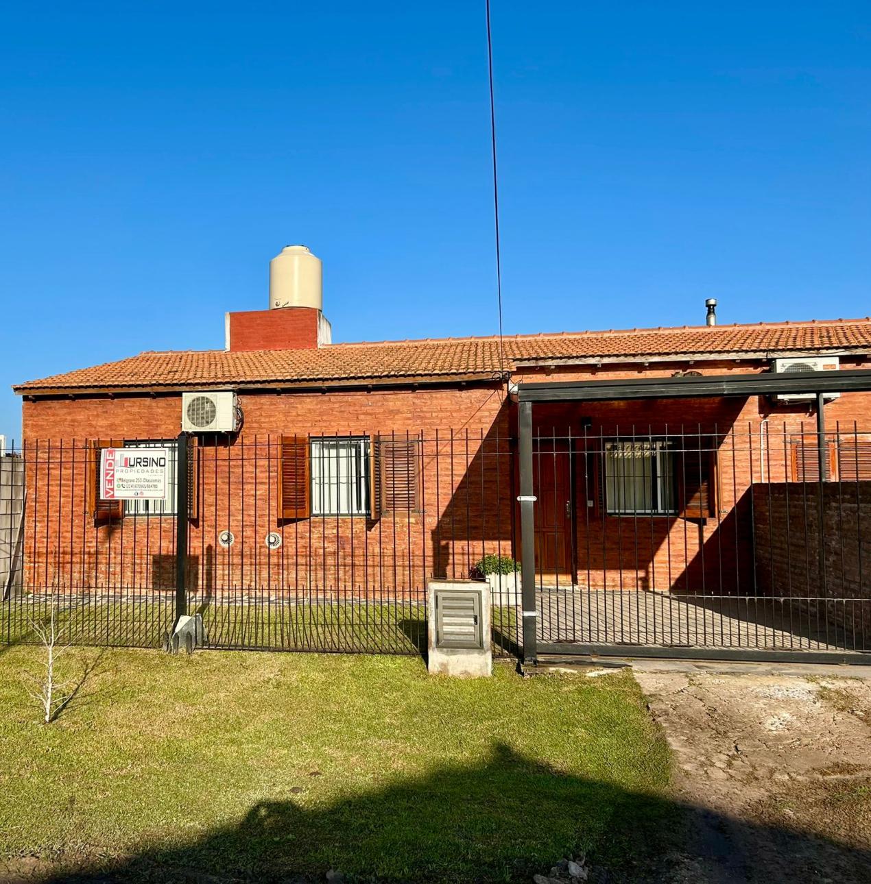 VENTA - CASA EN BARRIO LOS SAUCES