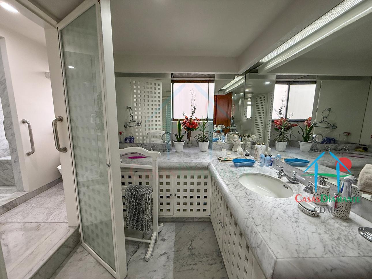Departamento con Vista y Seguridad 24/7 en Piso 5