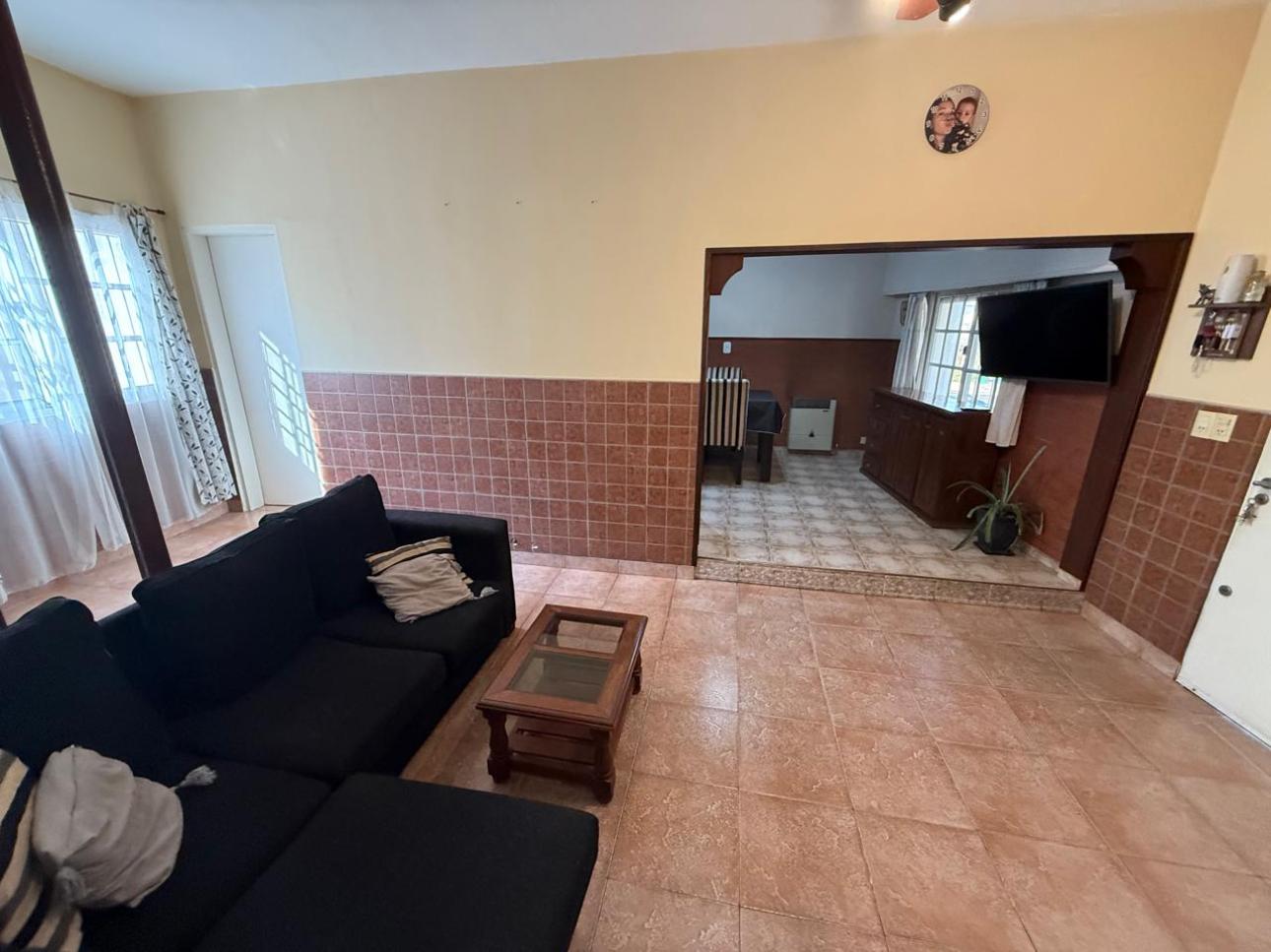 Casa. Venta - 3 amb. c/Cochera -V Ballester
