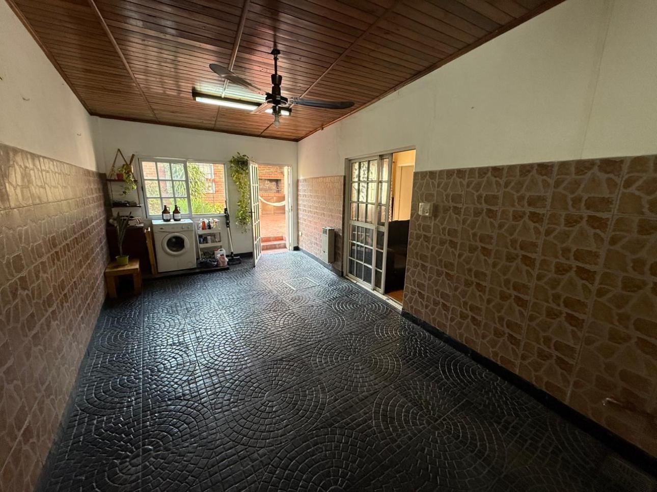 Casa. Venta - 3 amb. c/Cochera -V Ballester