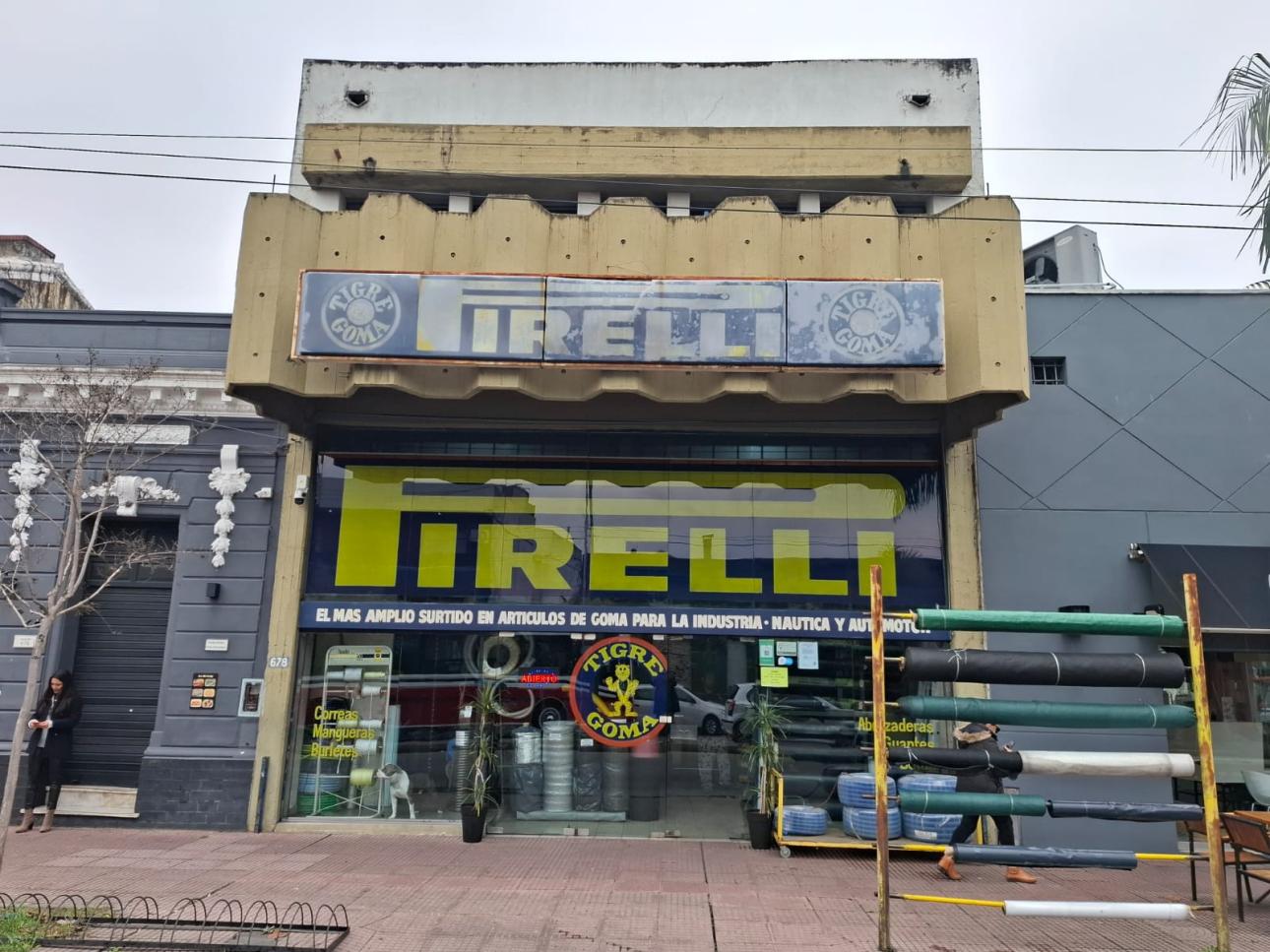 LOCAL COMERCIAL AMPLIO