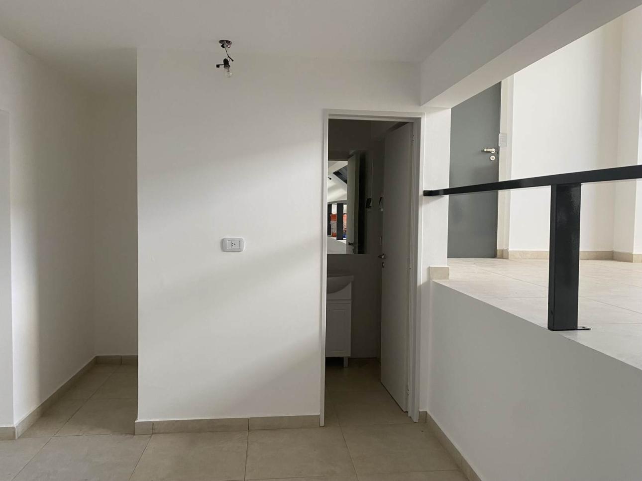 HERMOSO LOFT  CON PATIO Y COCHERA