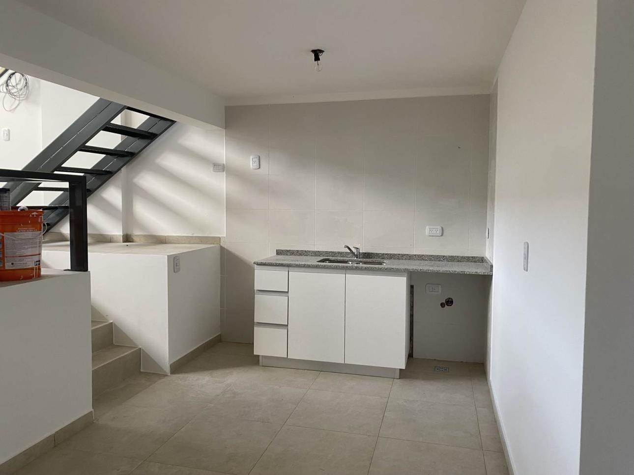 HERMOSO LOFT  CON PATIO Y COCHERA