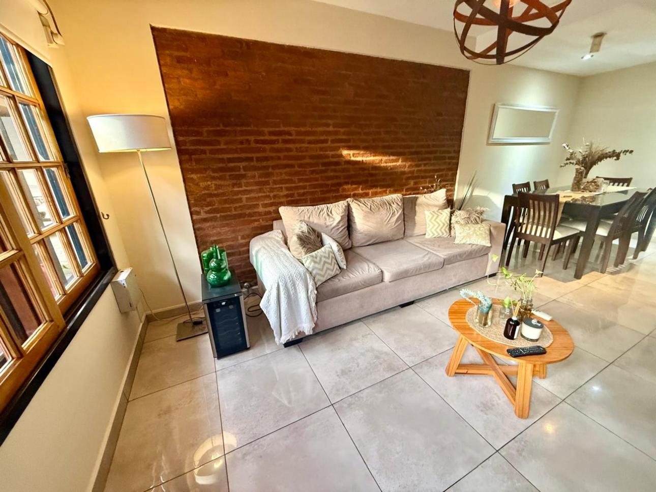 Duplex en Venta -  4 amb  con parque y cochera- V Ballester