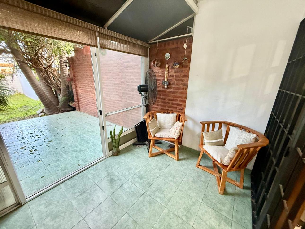 Duplex en Venta -  4 amb  con parque y cochera- V Ballester