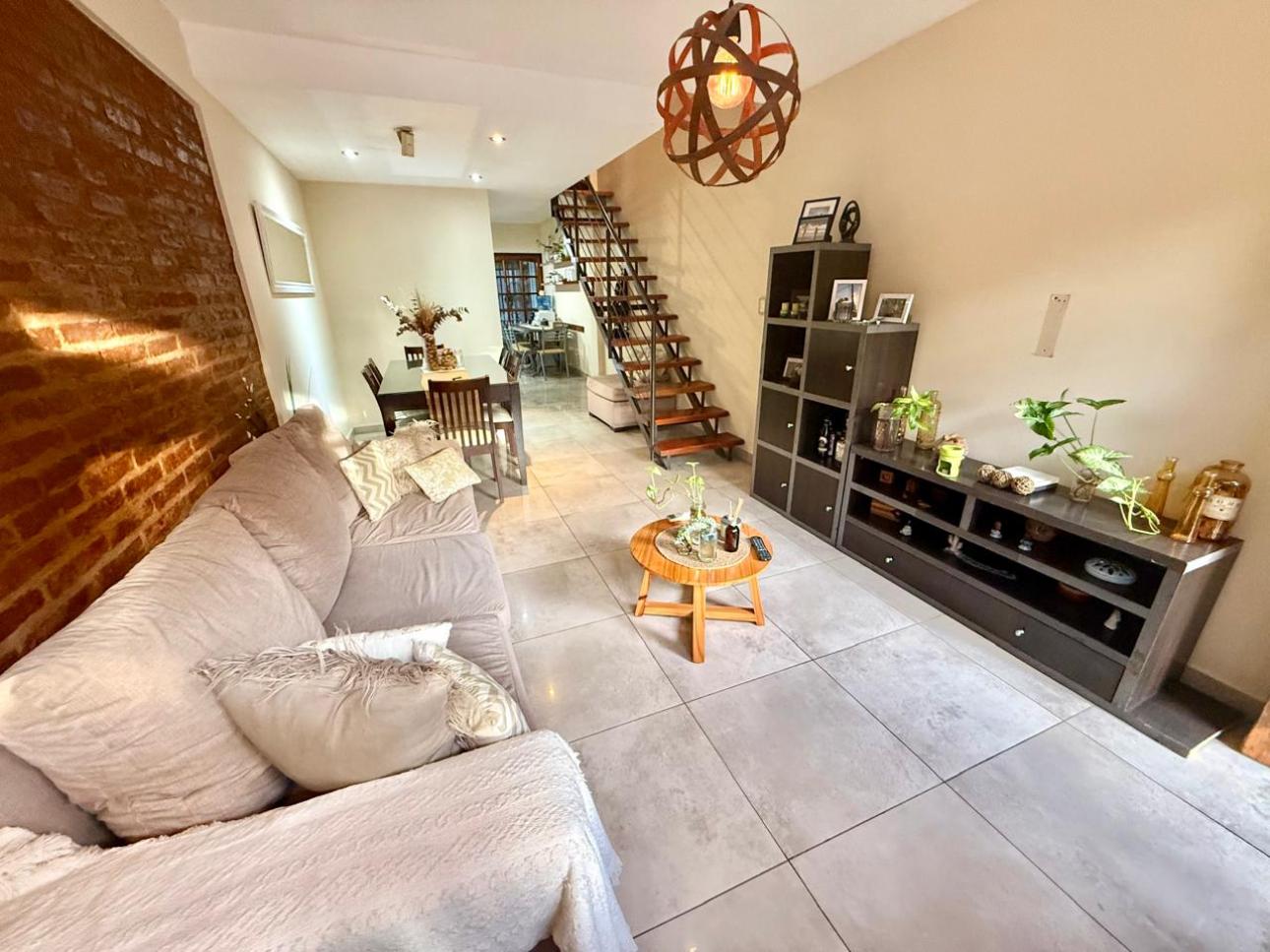 Duplex en Venta -  4 amb  con parque y cochera- V Ballester