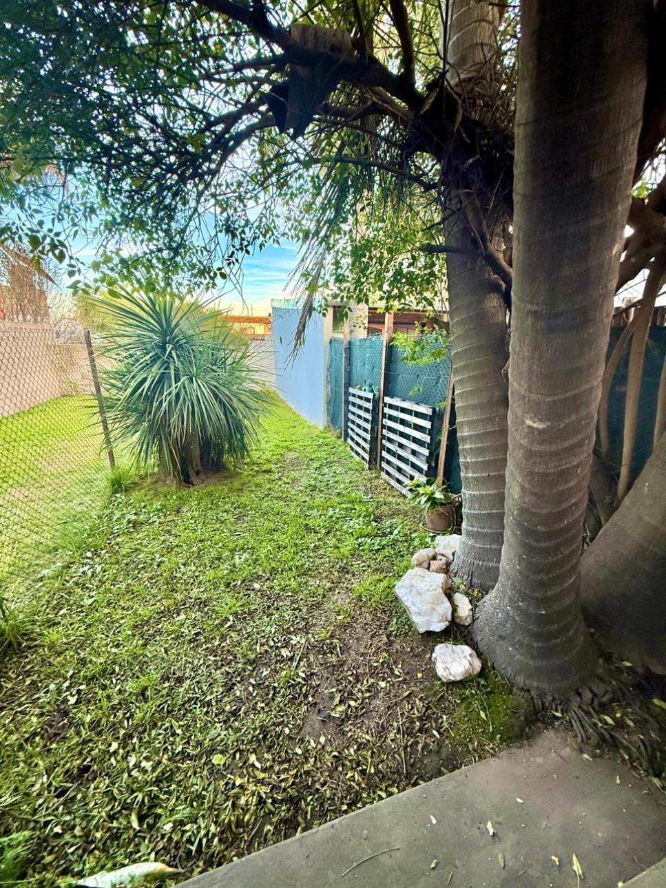 Duplex en Venta -  4 amb  con parque y cochera- V Ballester