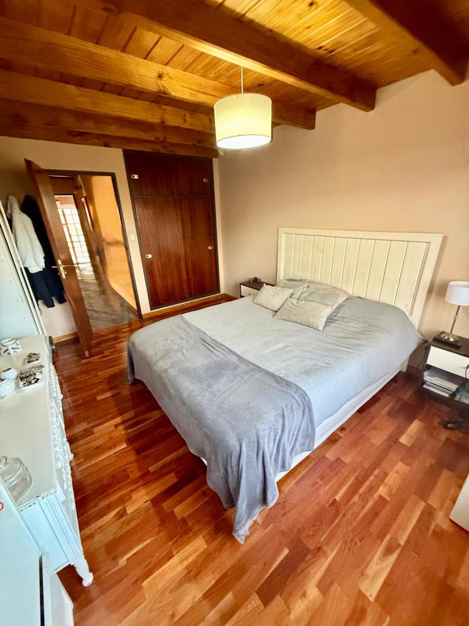 Duplex en Venta -  4 amb  con parque y cochera- V Ballester