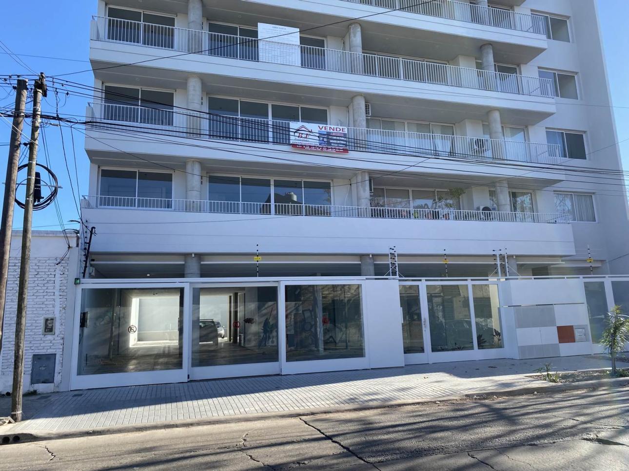 DEPARTAMENTO DE TRES AMBIENTES CON TERRAZA PRIVADA