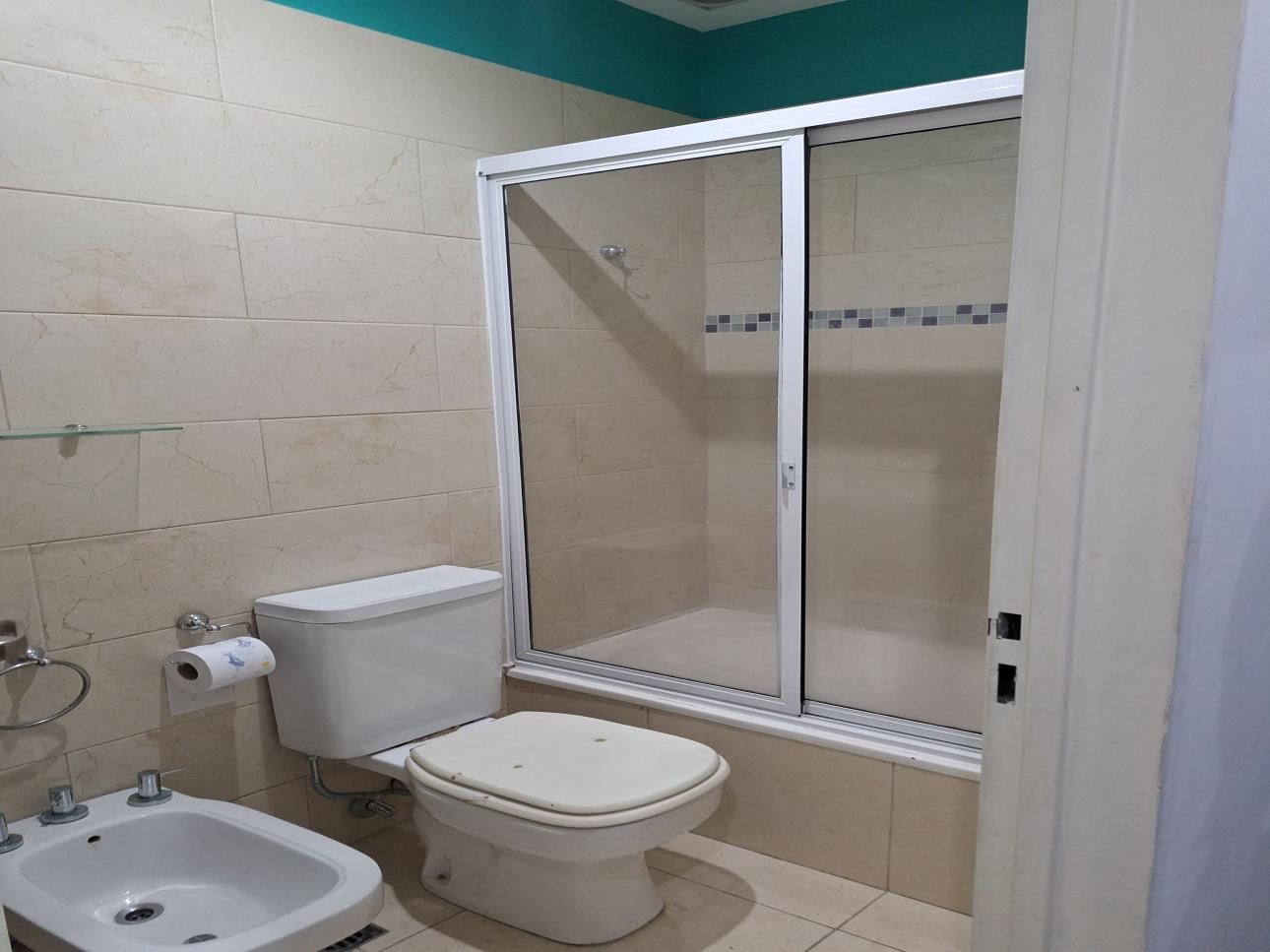 EXCELENTE  4 AMBIENTES 2 BAÑOS . APTO PROFESIONAL