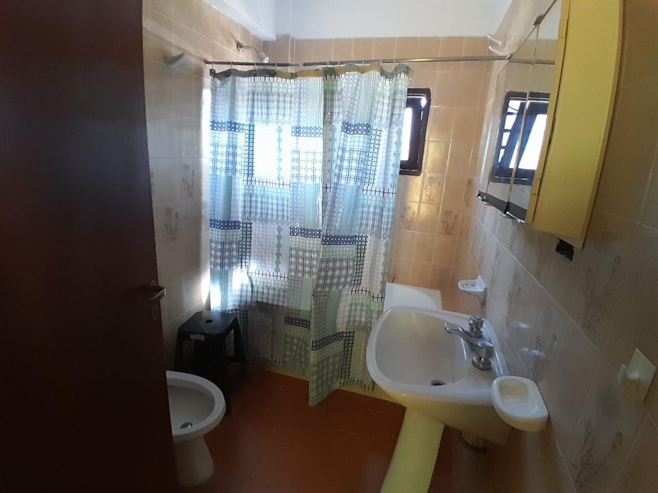 TONINAS,3 CASAS,EN BLOQUE, A 4 CUADRAS DEL MAR, OPORTUNIDAD