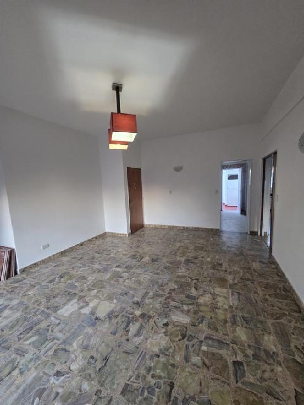 DEPARTAMENTO 3 AMB 1ER PISO CON BALCON A 300M ESTACION BOSC