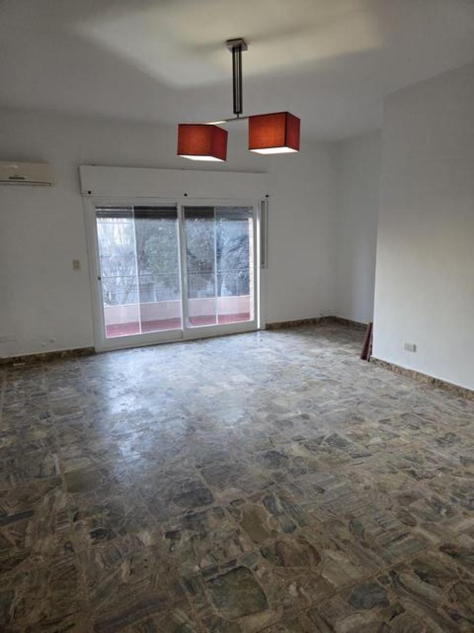 DEPARTAMENTO 3 AMB 1ER PISO CON BALCON A 300M ESTACION BOSC