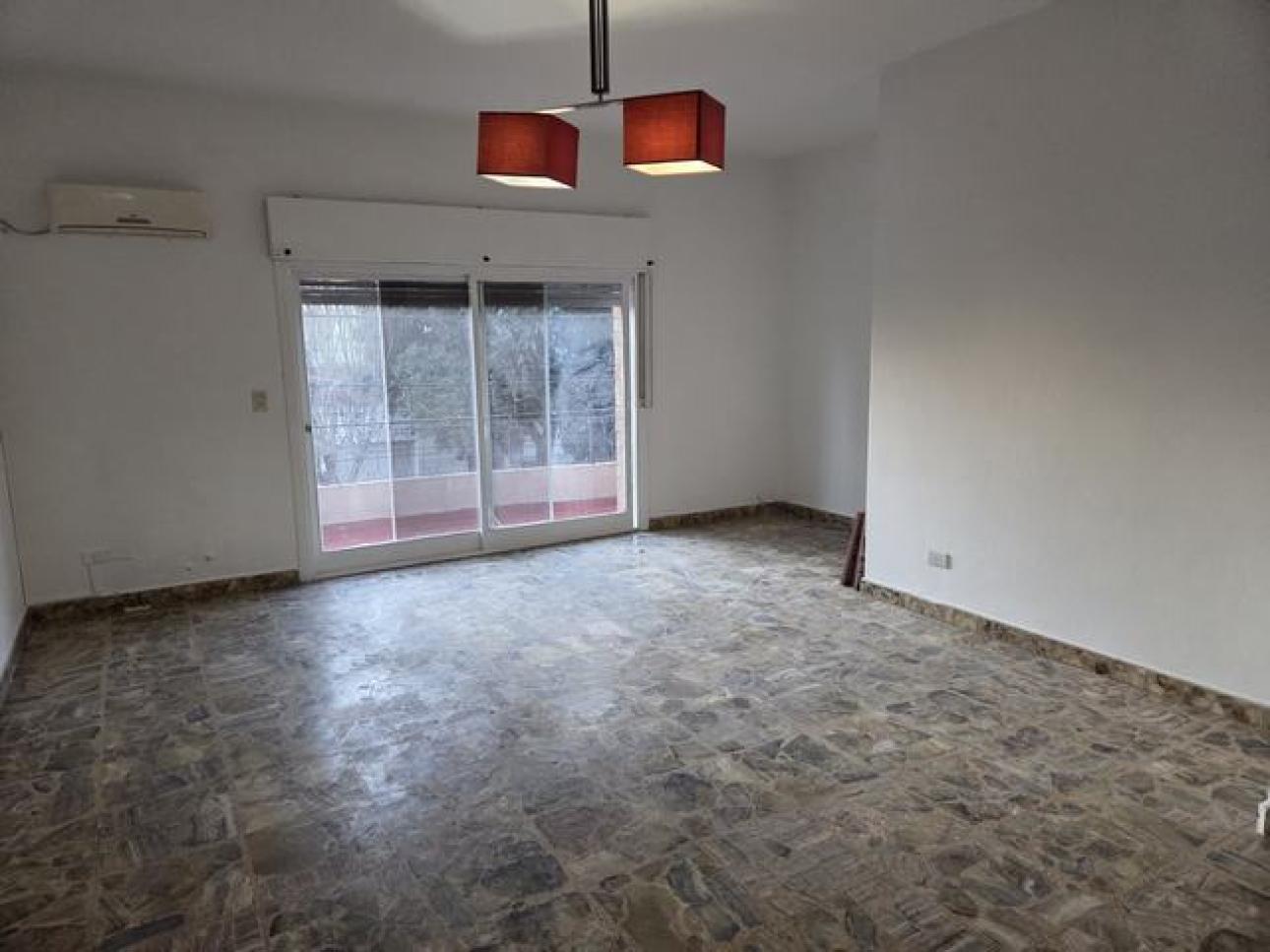 DEPARTAMENTO 3 AMB 1ER PISO CON BALCON A 300M ESTACION BOSC