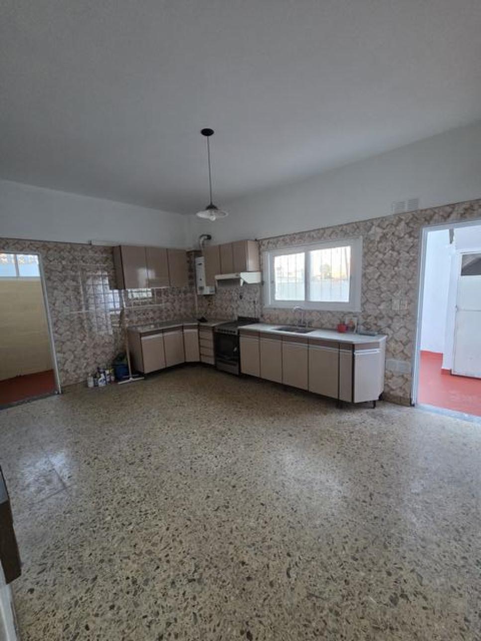 DEPARTAMENTO 3 AMB 1ER PISO CON BALCON A 300M ESTACION BOSC
