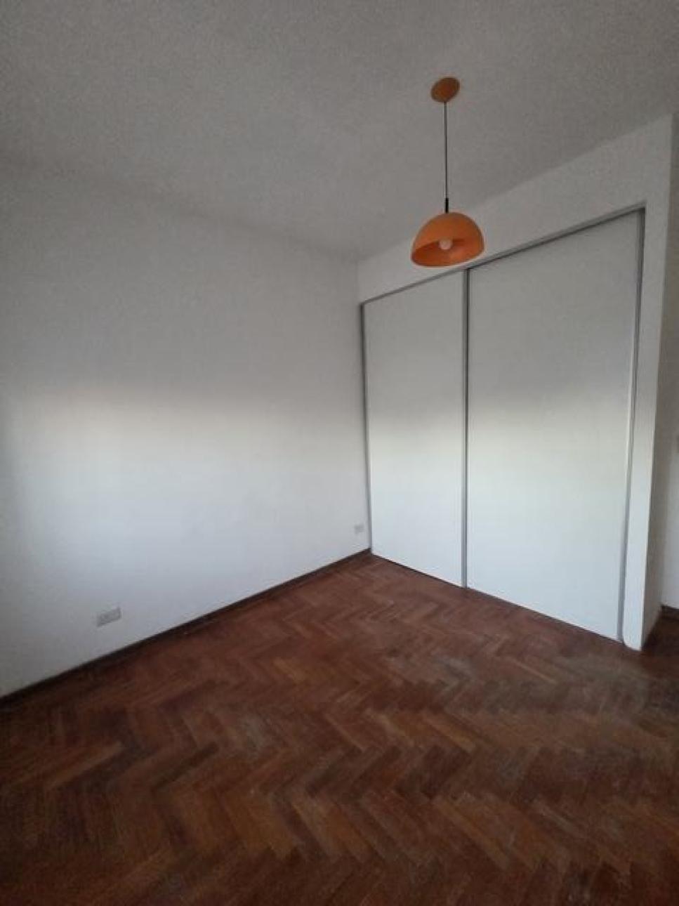 DEPARTAMENTO 3 AMB 1ER PISO CON BALCON A 300M ESTACION BOSC
