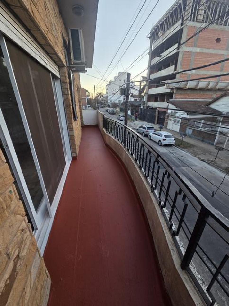DEPARTAMENTO 3 AMB 1ER PISO CON BALCON A 300M ESTACION BOSC