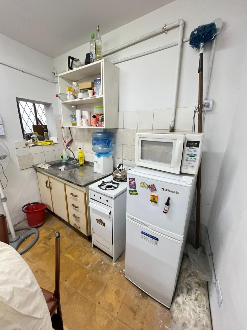 LOCAL DE 28 M2 + VIVIENDA DE 1 AMBIENTE CON PATIO.