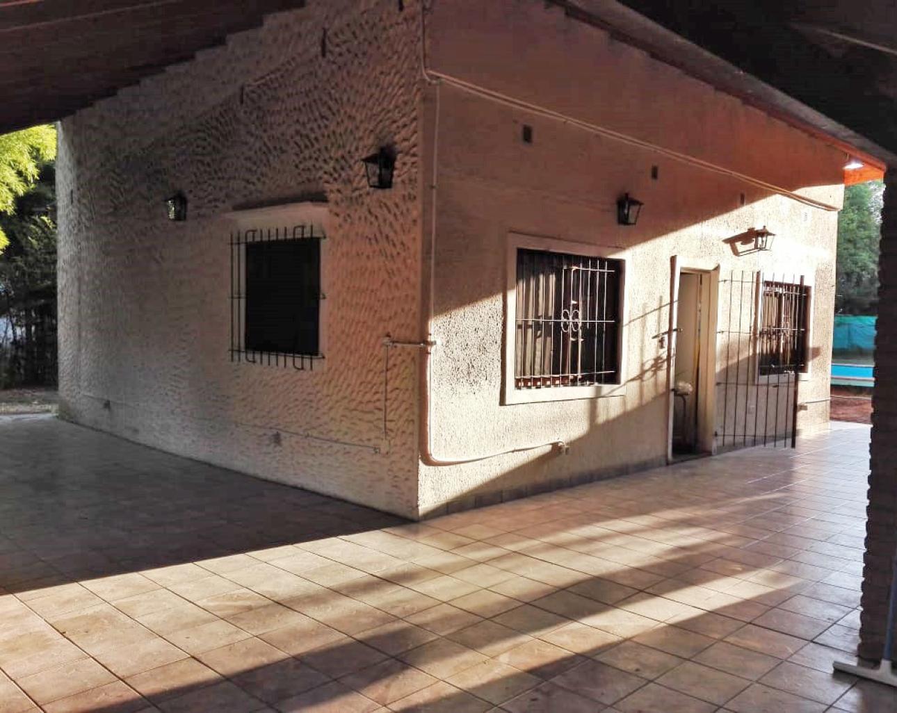 CASA QUINTA EN PILAR MAS DE 2000 METROS