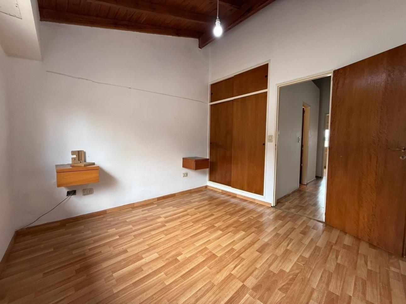 Duplex de 3 ambientes con balcon y cochera