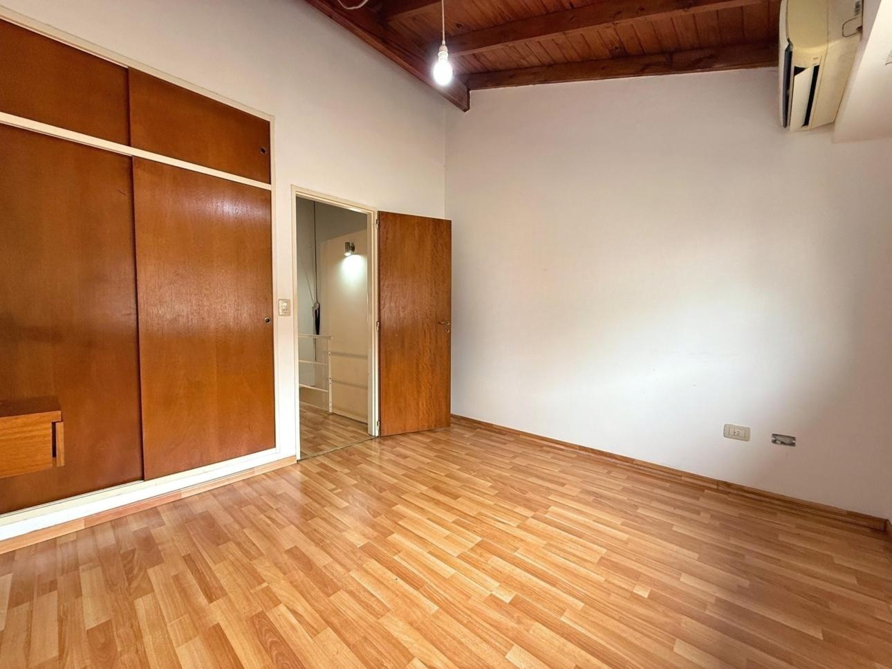 Duplex de 3 ambientes con balcon y cochera