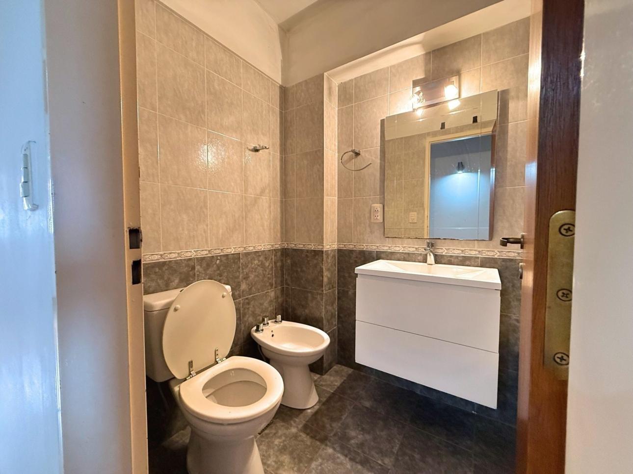 Duplex de 3 ambientes con balcon y cochera