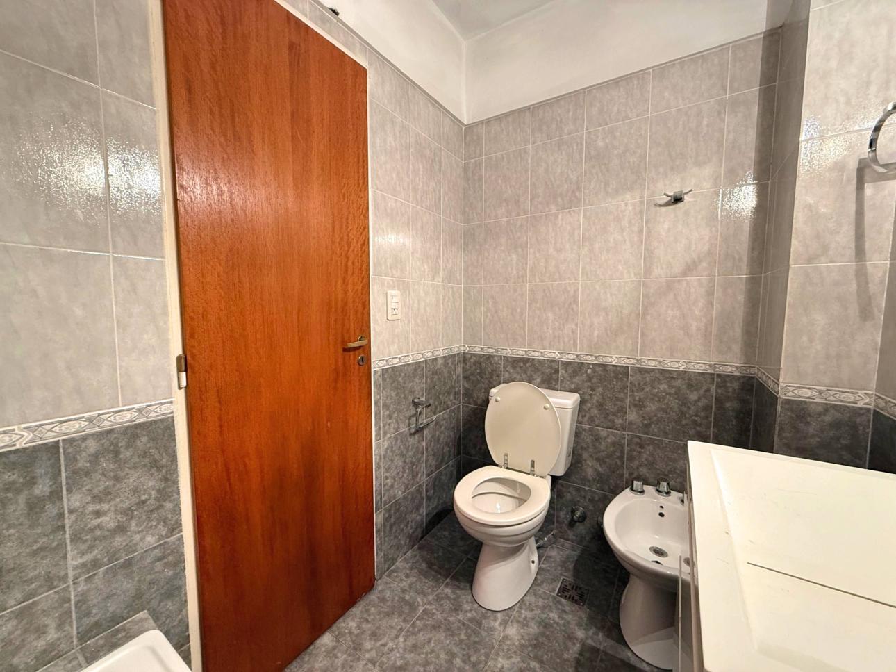 Duplex de 3 ambientes con balcon y cochera